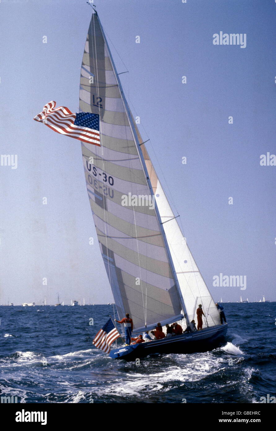 AJAXNETPHOTO.1983.Newport, Rhode Island, USA. - AMERICA'S CUP - LA LIBERTÉ, 1980 Gagnant, NAVIGATION AU LARGE DE NEWPORT, R.I. PHOTO:ADRIAN MORGAN/AJAX. REF:837415 Banque D'Images