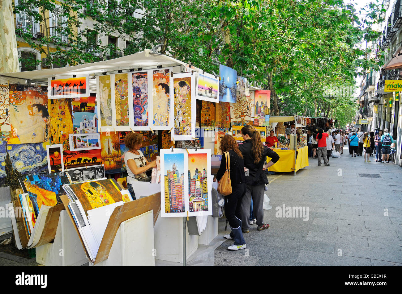 Stall, art, El Rastro, marché aux puces, Madrid, Espagne Banque D'Images