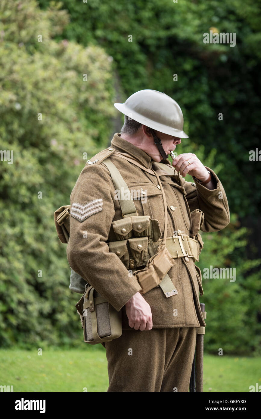 En battledress Reenactor armée britannique de la première guerre mondiale. Banque D'Images