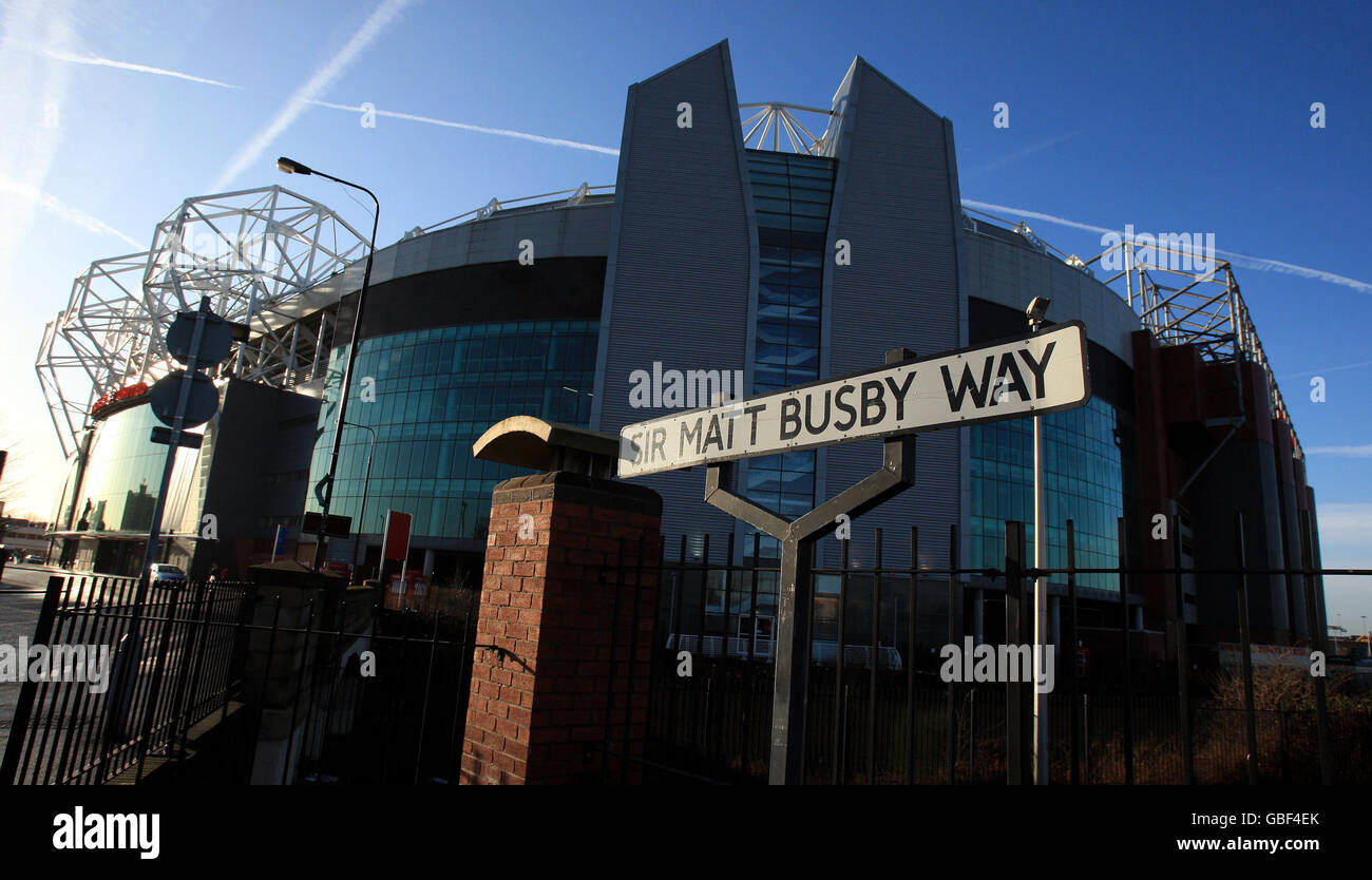 Sir Matt Busby Way devant Old Trafford, stade du Manchester United football Club Banque D'Images