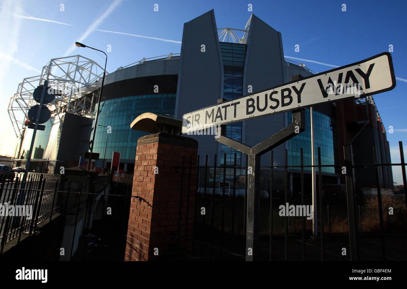 Football - Barclays Premier League - Manchester United - Old Trafford.Sir Matt Busby Way devant Old Trafford, stade du Manchester United football Club Banque D'Images