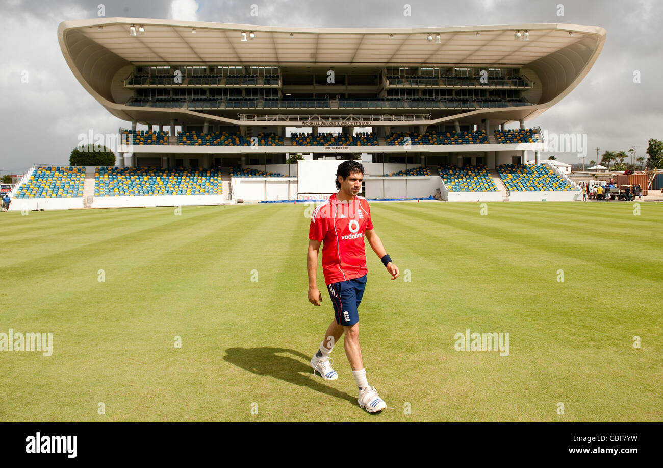 Amjad Khan d'Angleterre pendant une session de filets à Kensington Oval, Bridgetown, Barbade. Banque D'Images