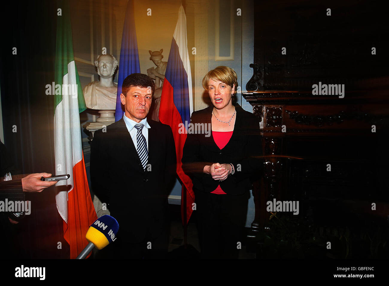 Le vice-premier ministre se rend en Irlande Banque D'Images