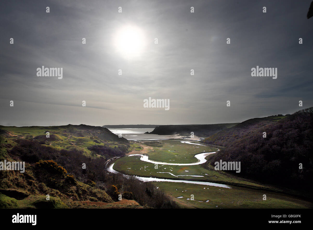 Three Cliffs Bay - pays de Galles.Vue générale de Three Cliffs Bay depuis le château de Pennard, Gower Coast. Banque D'Images