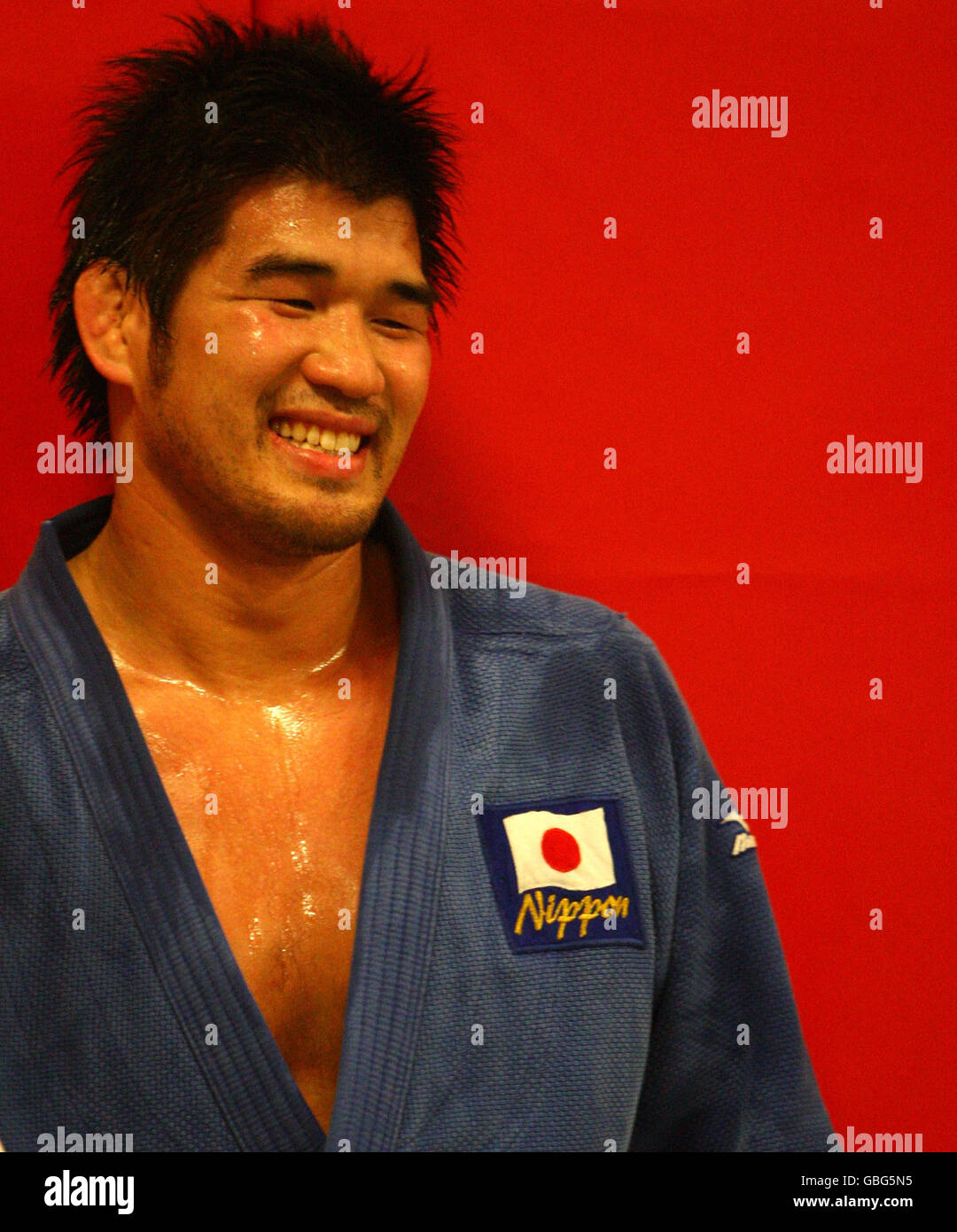 La star japonaise du judo Kosei Inoue lors d'une session de formation au siège de Judo en Écosse à Ratho, où il pratique avec certains des meilleurs concurrents britanniques du judo. Banque D'Images