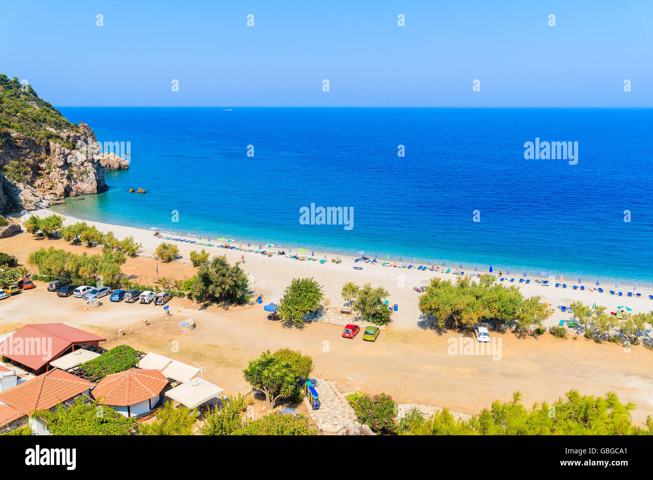 Vue d'Tsambou beach avec la mer d'azur de l'eau, l'île de Samos, Grèce Banque D'Images