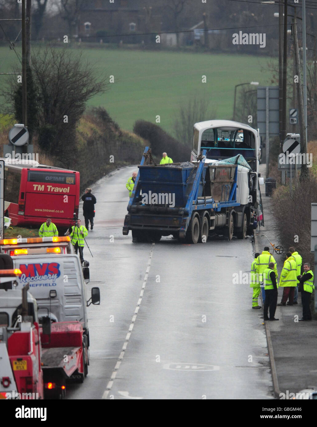 Un mort que bus et camions crash Banque D'Images