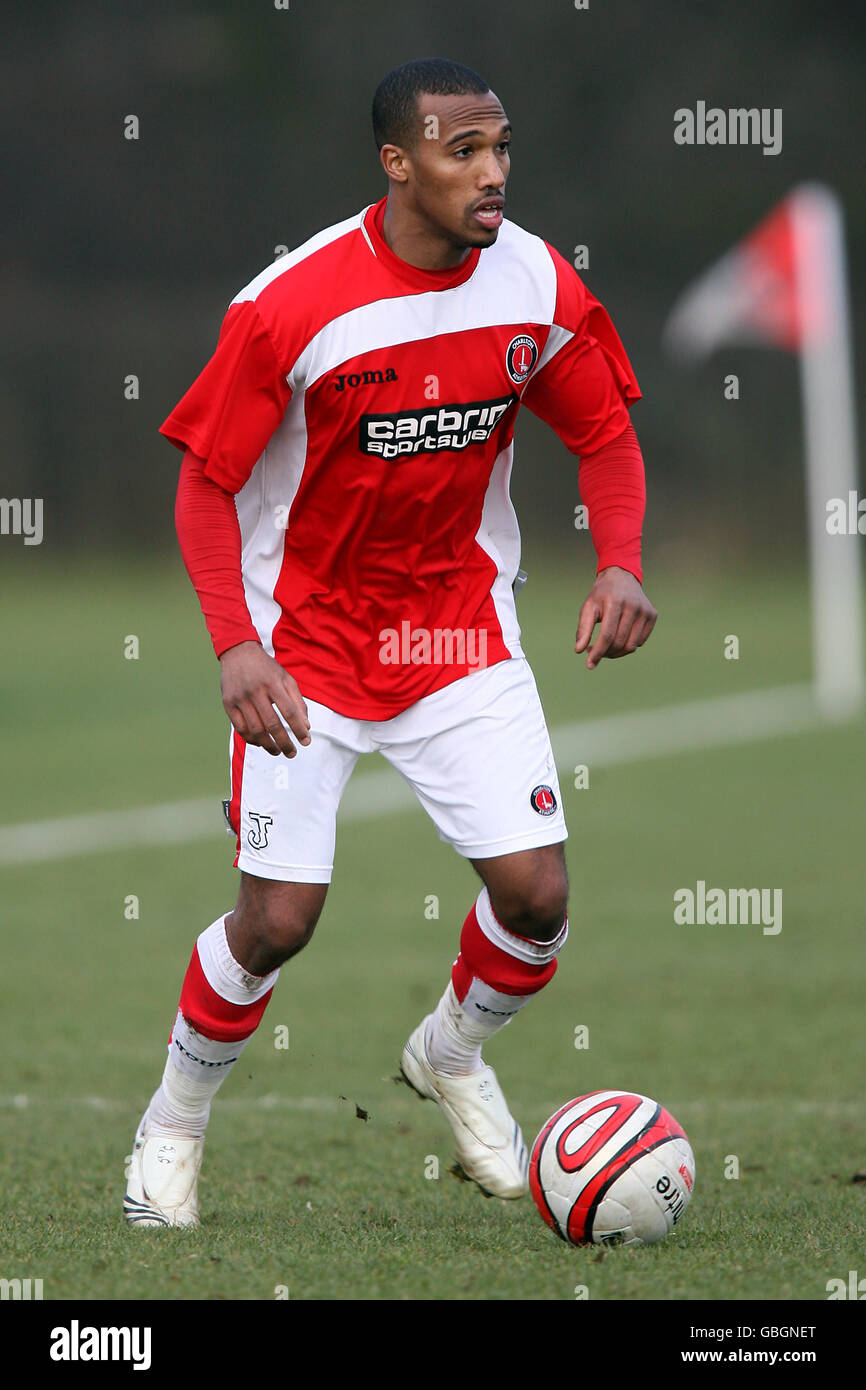 Soccer - Barclays Reserve League South - Charlton Athletic v Gillingham - Sparrows Lane. Yassin Moutaouakil, Charlton Athletic Banque D'Images