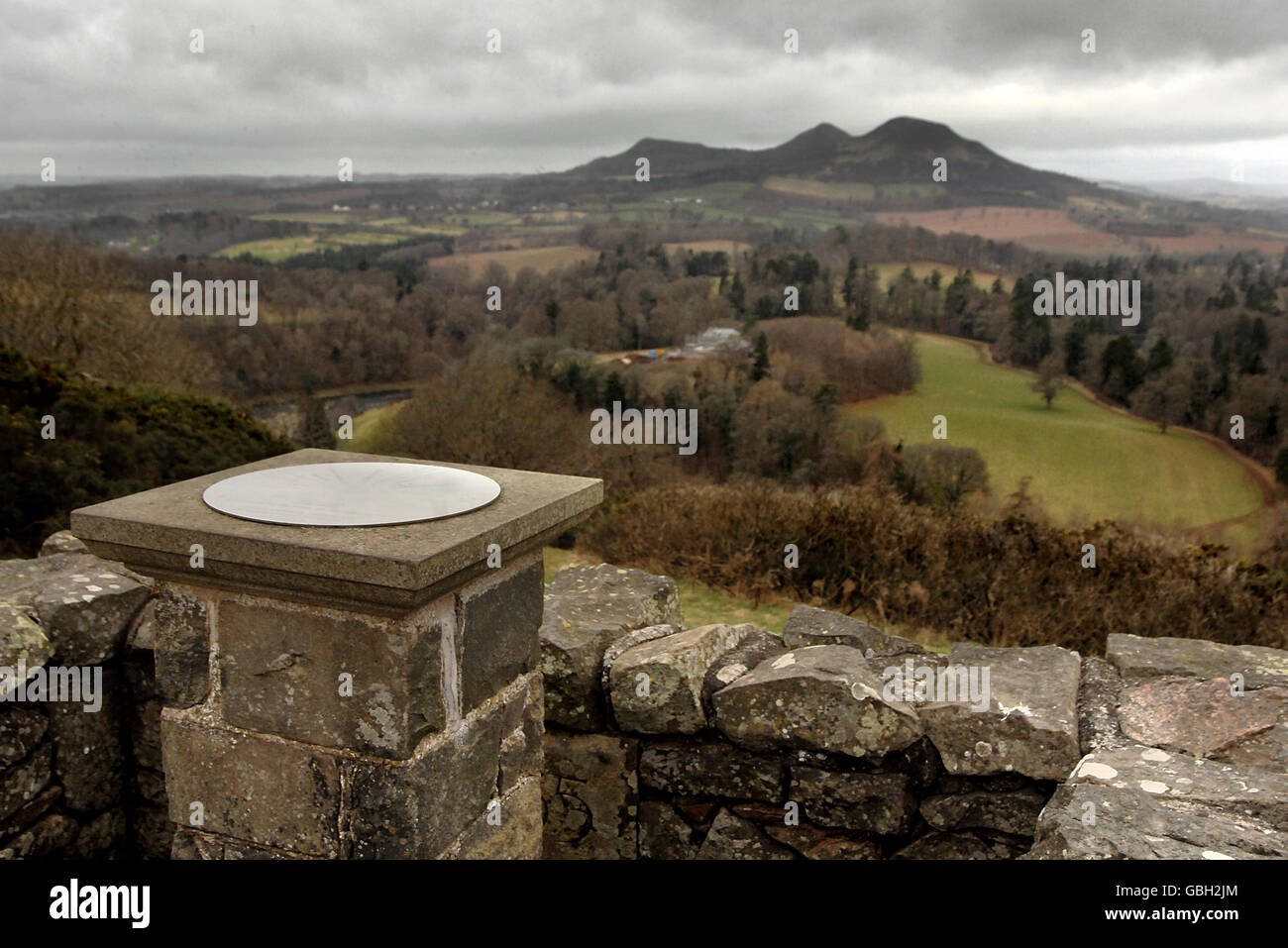 Vue générale de Scott's View, une vue préférée de Sir Walter Scott, près de la ville frontalière de Melrose, en Écosse Banque D'Images