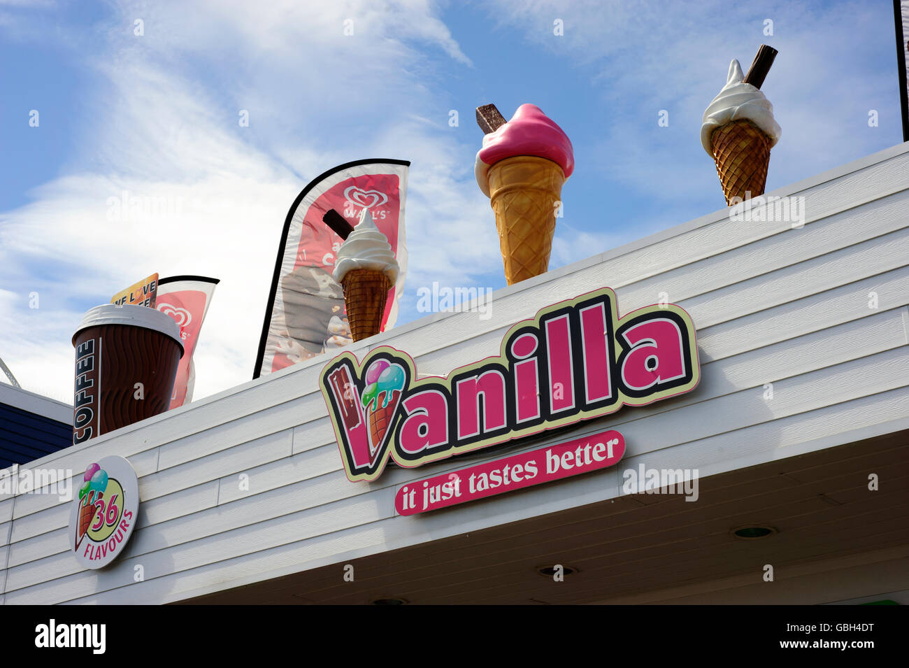 Grand modèle des glaces sur le dessus d'un café en angleterre southsea Banque D'Images