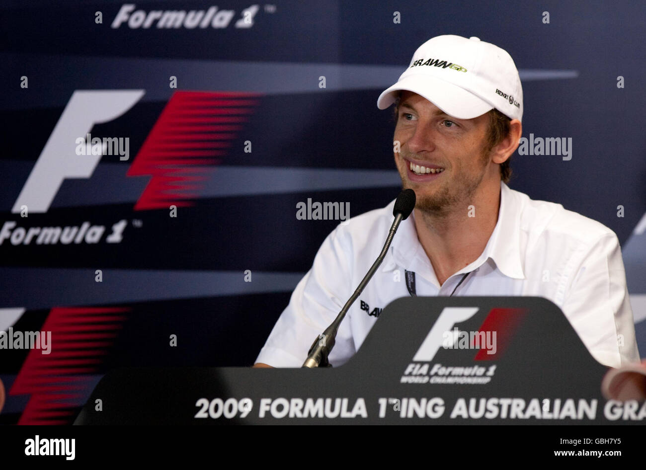 Jenson Button, pilote du groupe Brawn GP, lors d'une conférence de presse lors de la journée des Paddock à Albert Park, Melbourne, Australie. Banque D'Images