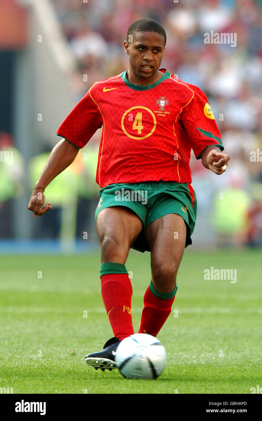 Football - Championnat d'Europe de l'UEFA 2004 - Groupe A - Portugal / Grèce. Jorge Andrade, Portugal Banque D'Images