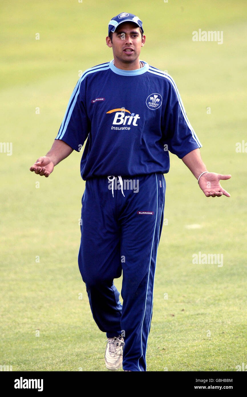 Cricket - totesport National Cricket League - Division 1 - Surrey c. Essex.Scott Newman, Surrey Banque D'Images