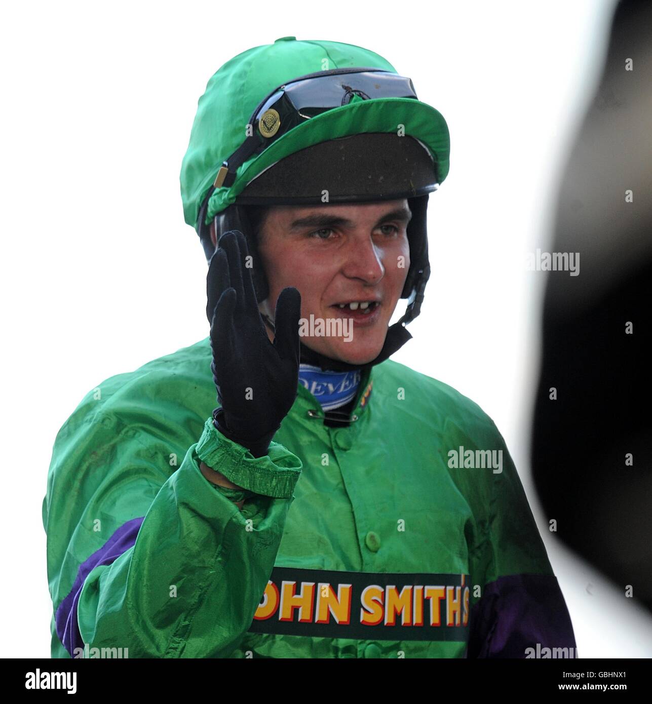 Jockey Liam Treadwell célèbre après avoir remporté le Grand Jean Tremblay National sur mon Mome Banque D'Images