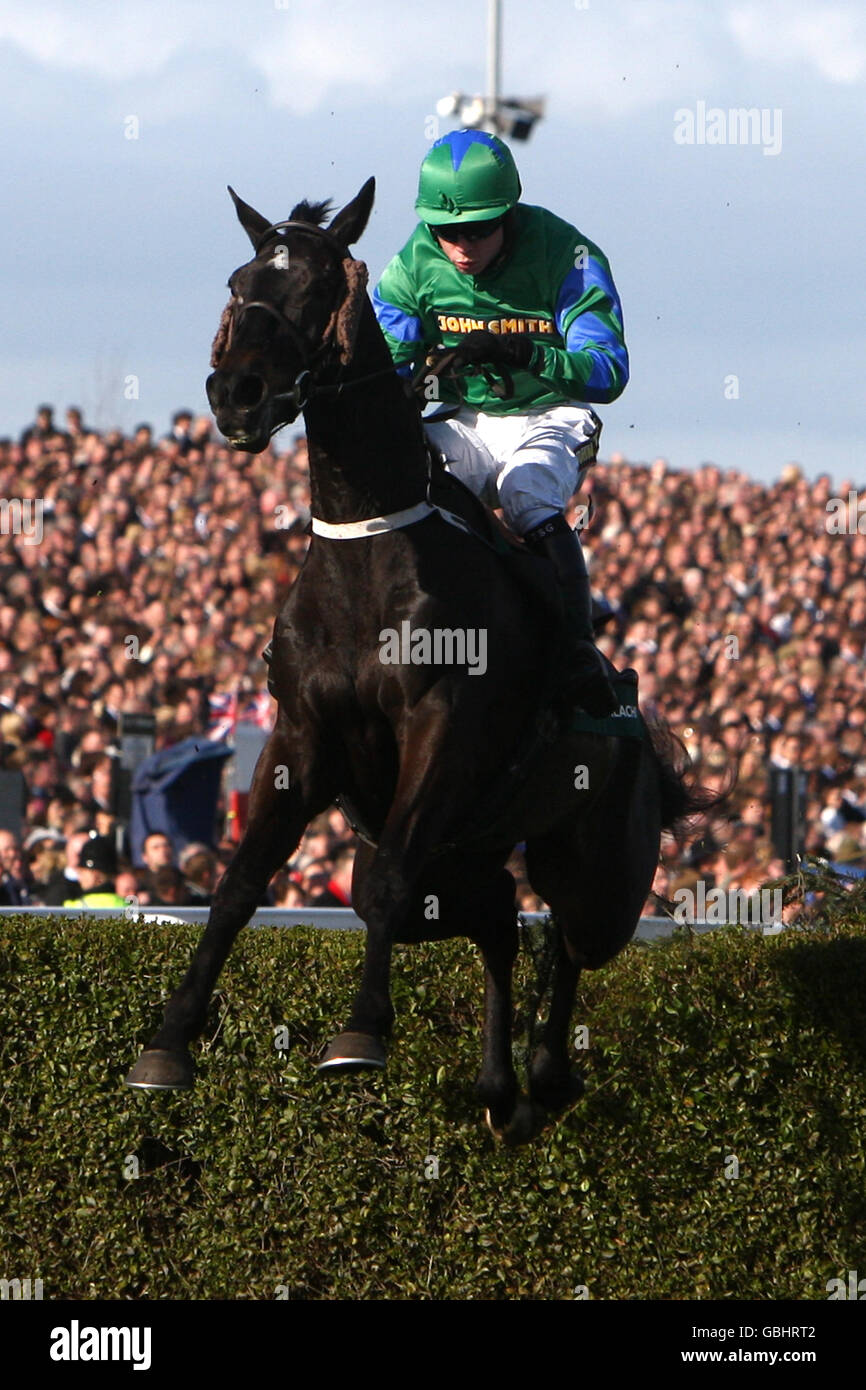 Les courses de chevaux - le 2009 John Smith's Grand National Réunion - Jour trois - Hippodrome Aintree Banque D'Images