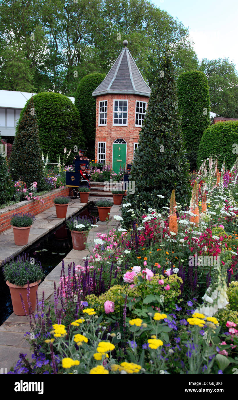 Harrods excentriques britanniques par le jardin Diarmuid Gavin, RHS Chelsea Flower Show 2016 Banque D'Images