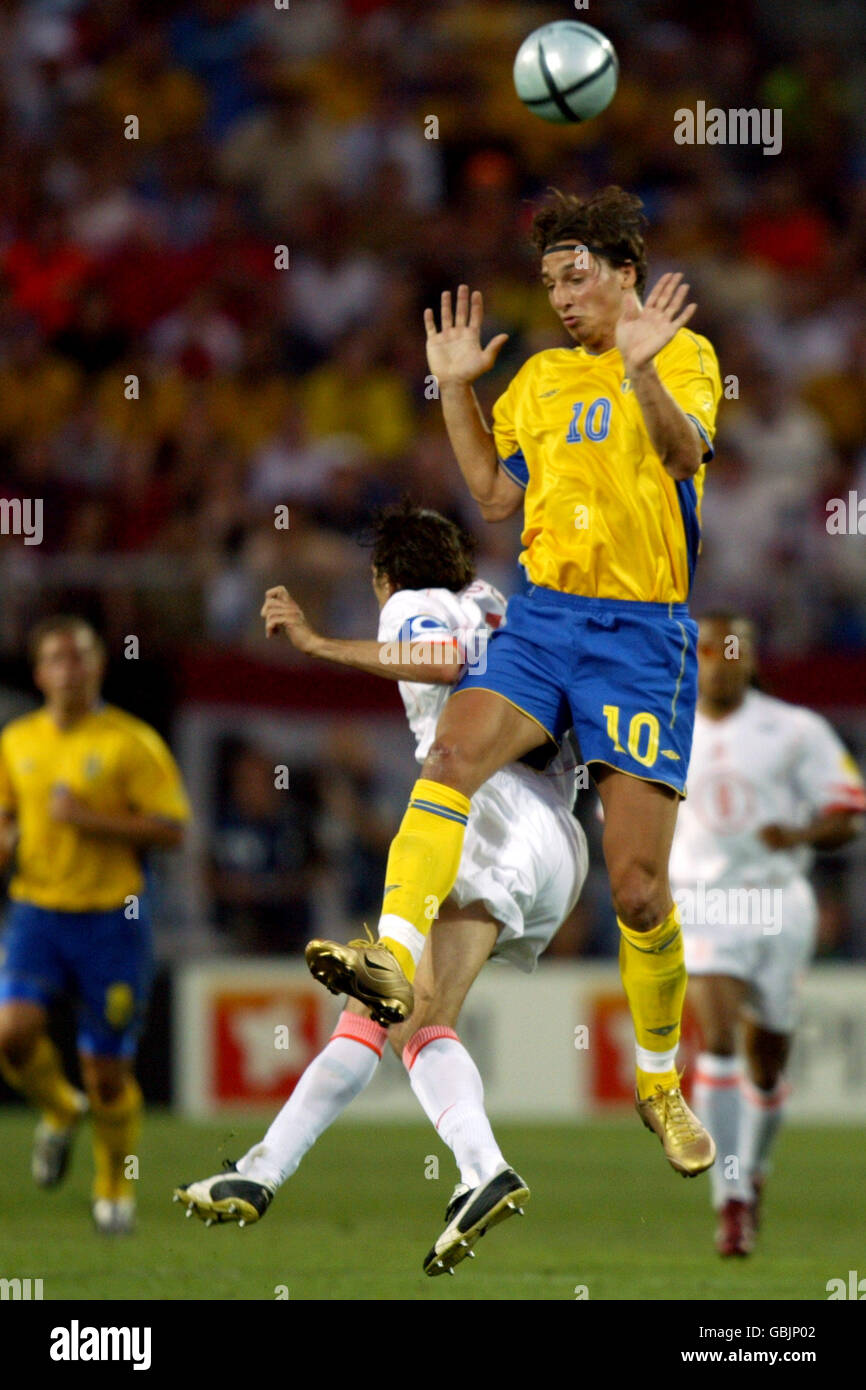 Football - UEFA European Championship 2004 - Quarter finals - Suède / Hollande. Zlatan Ibrahimovic, Suède Banque D'Images