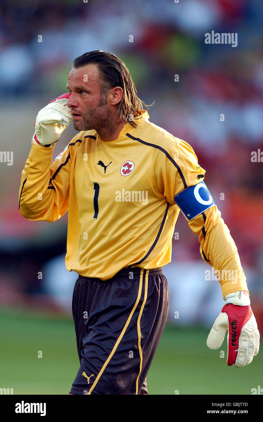 Football - Championnat d'Europe UEFA 2004 - Groupe B - Suisse / France. Suisse gardien de but Jorg Stiel Banque D'Images