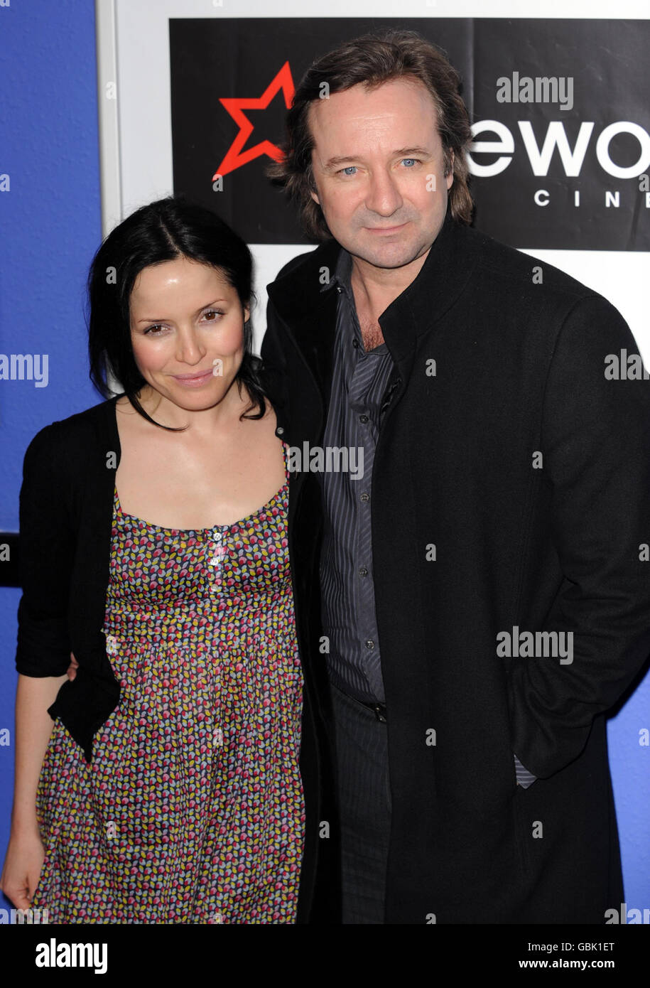 Andrea Corr et Neil Pearson arrivent pour la première de Pictures à Cineworld Shaftsbury Avenue, dans le centre de Londres. Banque D'Images