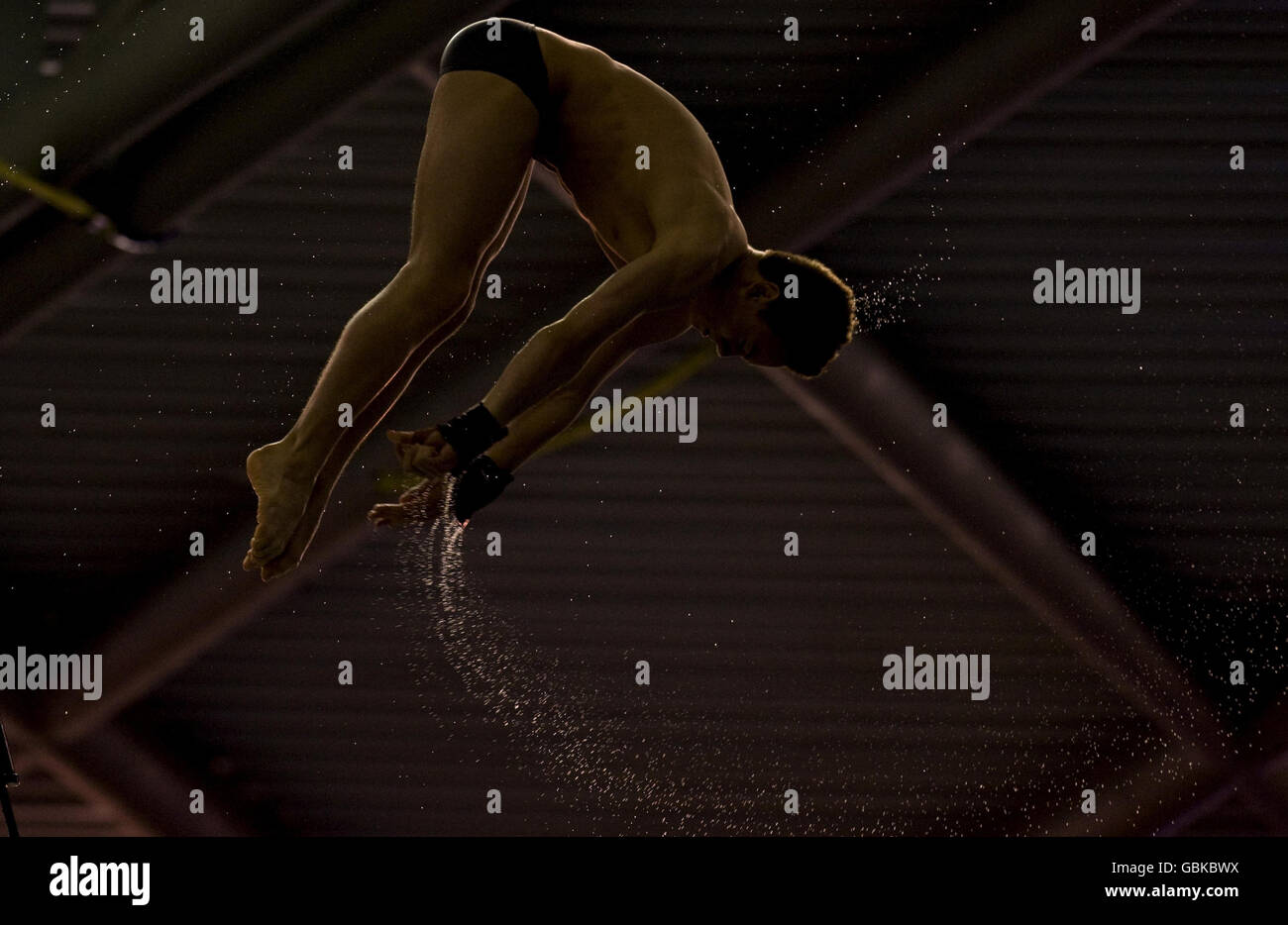 Tom Daley en Grande-Bretagne sur le chemin de gagner de l'argent lors de la FINA Diving World Series à Ponds Forge, Sheffield. Banque D'Images