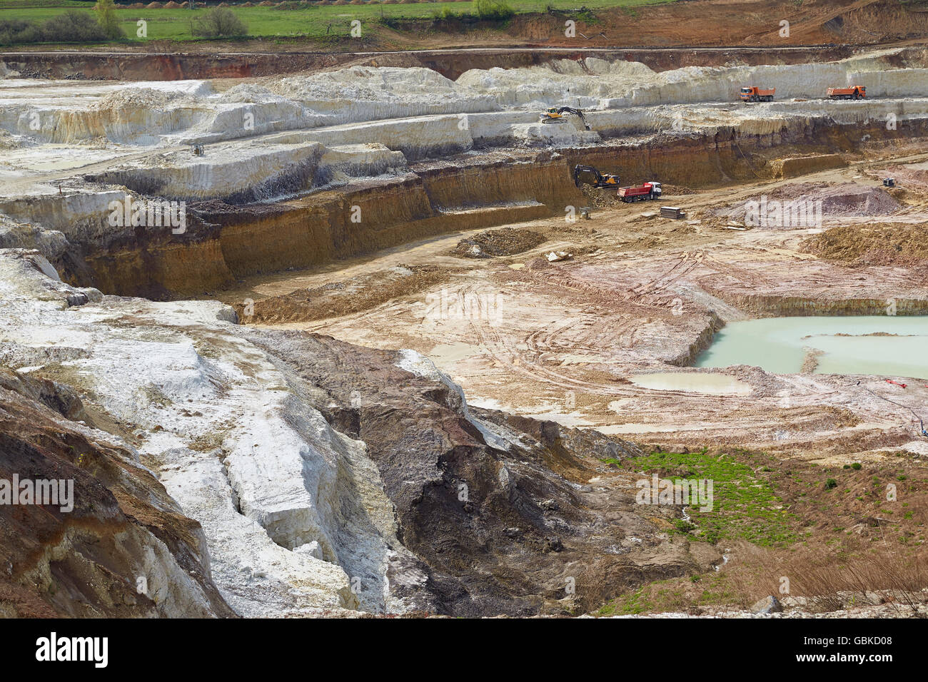 L'extraction de l'argile dans une argilière, près de Meudt, Rhénanie-Palatinat, Allemagne Banque D'Images