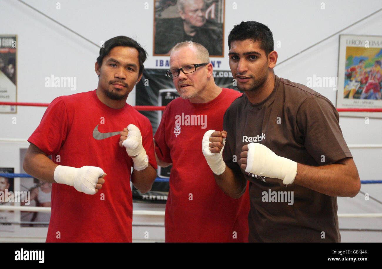 Manny Pacquiao (à gauche), Freddie Roach (au centre) et Amir Khan (à droite) lors d'une séance d'entraînement à l'IBA Gym avant son combat contre Ricky Hatton. Las Vegas, États-Unis. Banque D'Images