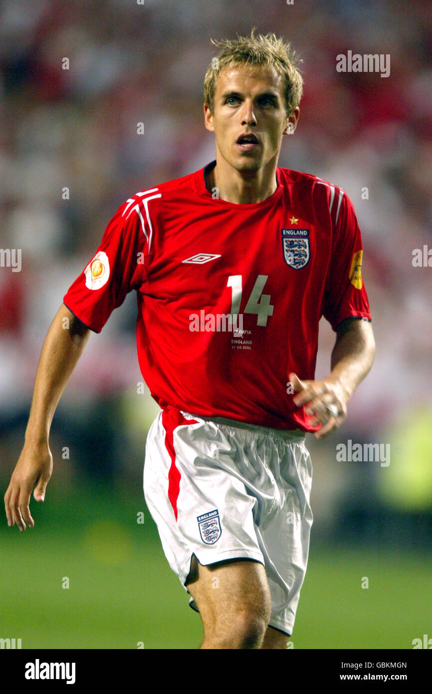 Football - Championnat d'Europe de l'UEFA 2004 - Groupe B - Croatie / Angleterre. Phil Neville, Angleterre Banque D'Images