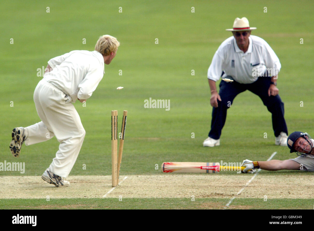 Gareth Batty, de Worcestershire, est sorti de Richard Clinton, de Surrey Banque D'Images