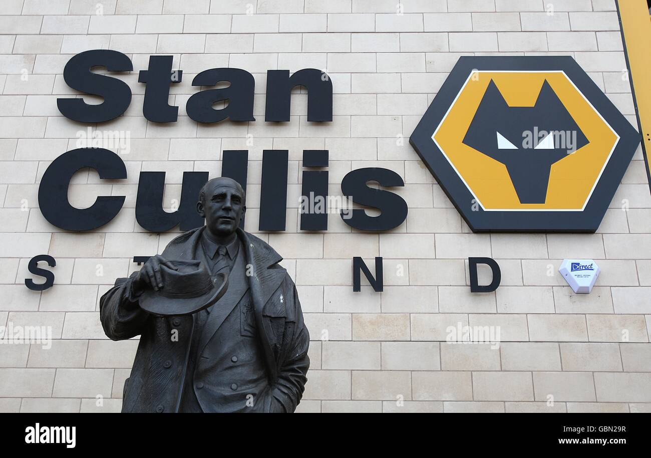 Vue générale de l'extérieur du stand Stan Cullis à Molineux stade Banque D'Images