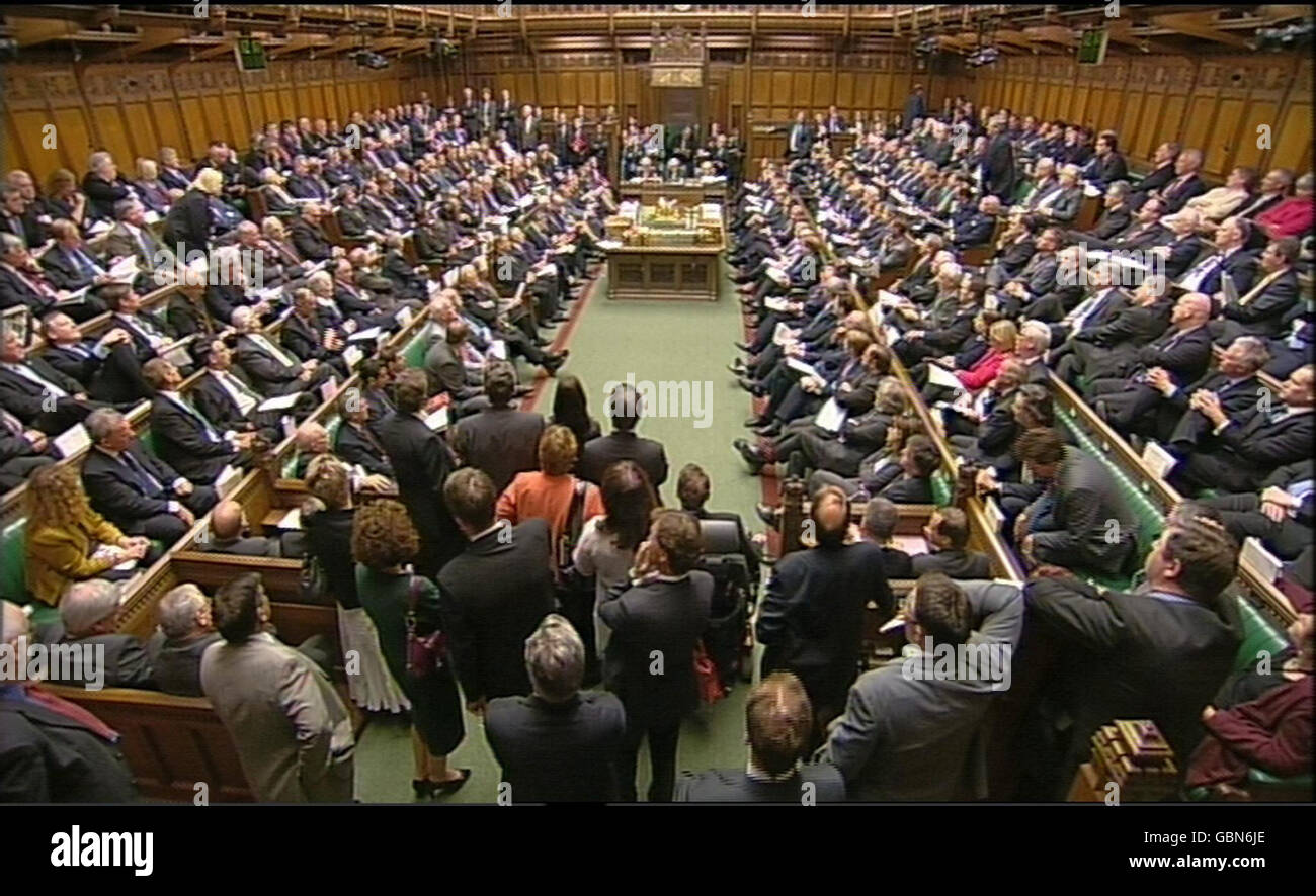 Des députés durant les questions au premier ministre à la Chambre des communes, Londres. Banque D'Images