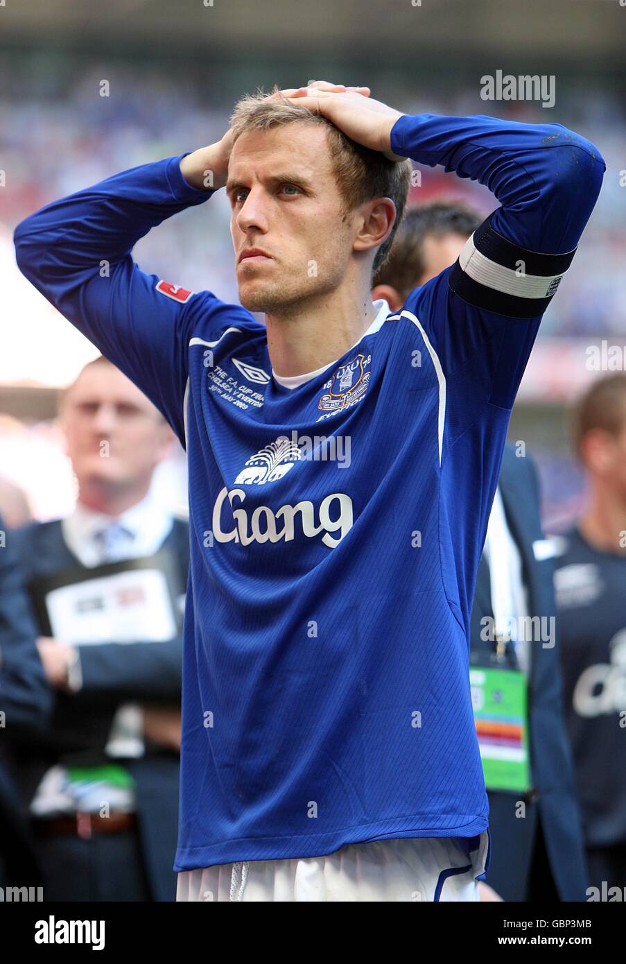 Le capitaine d'Everton Phil Neville montre sa déjection après la finale sifflet Banque D'Images