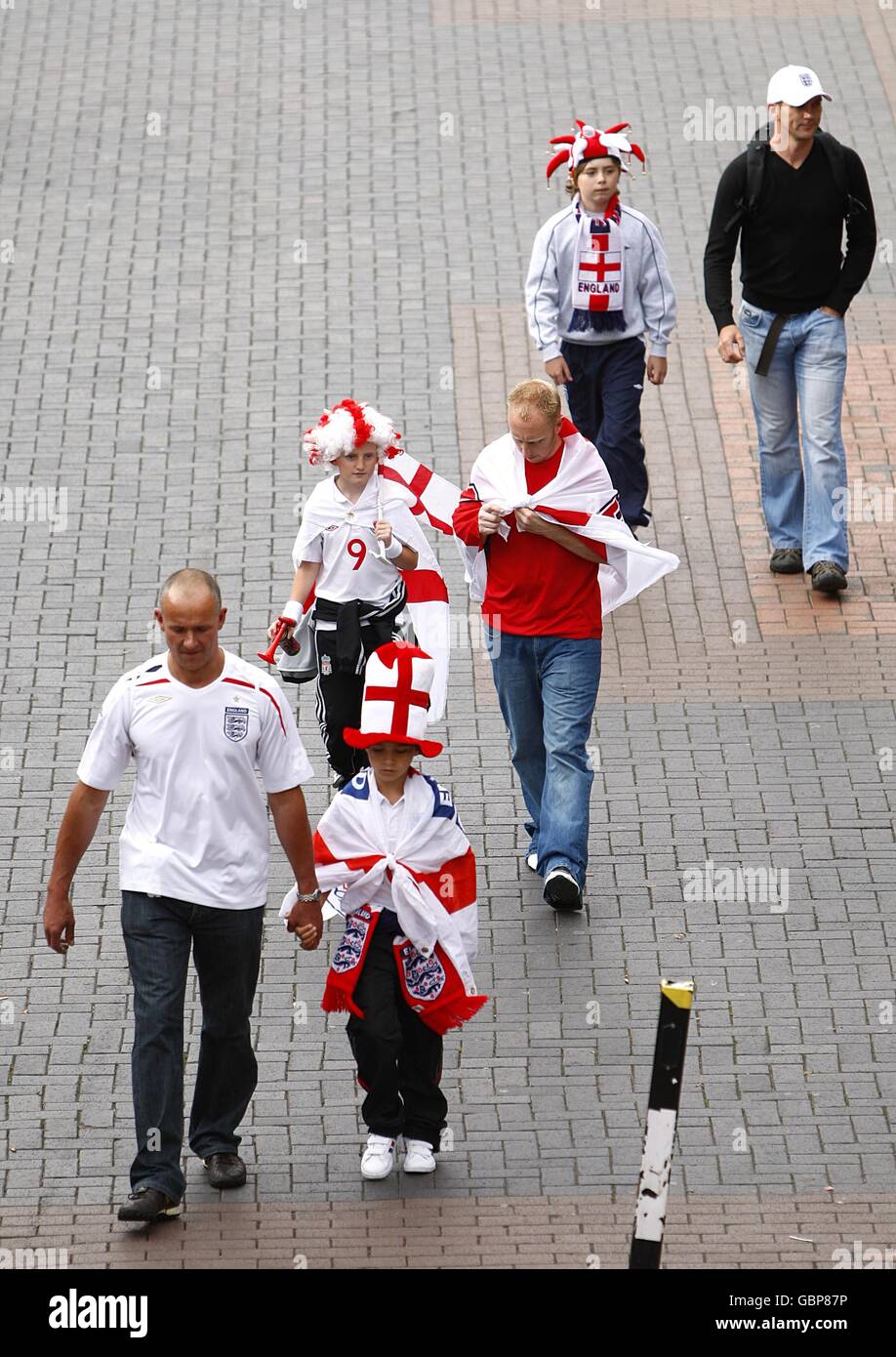 Les fans d'Angleterre arrivent pour un match de tonights à Wembley malgré le Perturbations causées par la grève du métro de Londres Banque D'Images