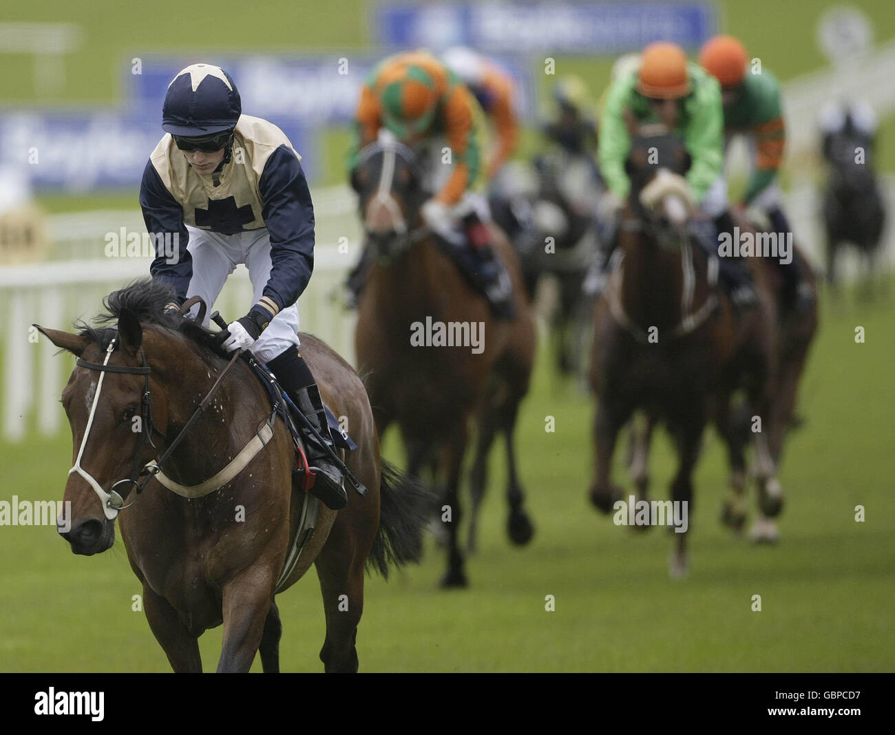 L'étoile de Magen, criblée par William Lee, remporte le handicap Boylesports.com lors de la Journée irlandaise de la Guinéas Boylesports.com de 2000 à l'hippodrome de Curragh, Co. Kildare, Irlande. Banque D'Images