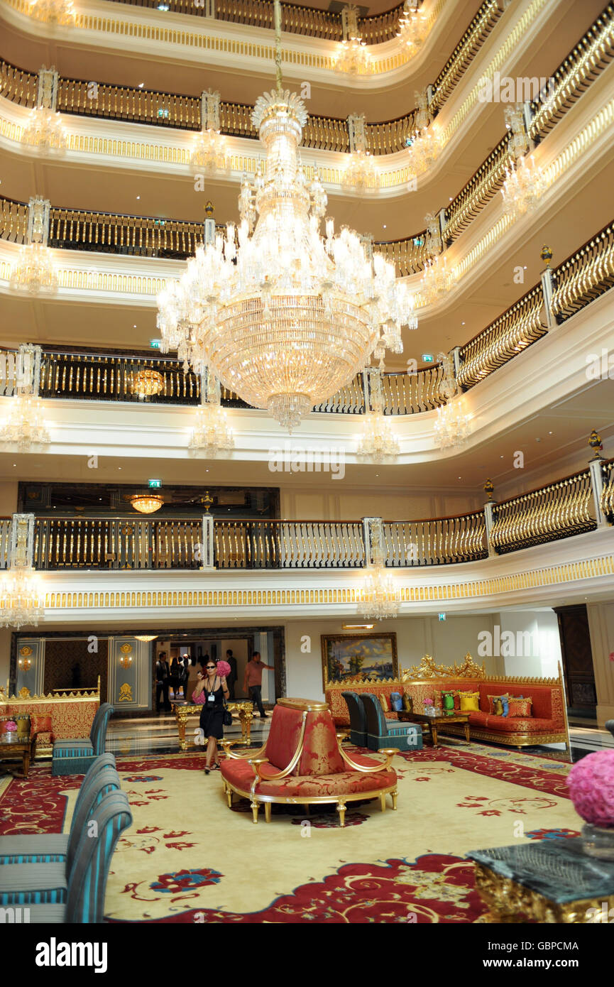Vue générale avant l'ouverture de l'hôtel Mardan Palace à Antalya, Turquie. Banque D'Images