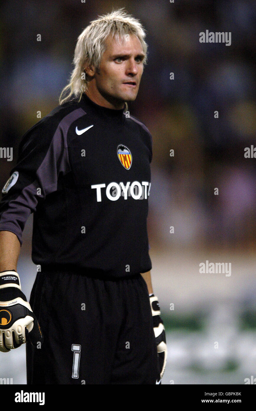 Valencia fc goalkeeper santiago cañizares Banque de photographies et  d'images à haute résolution - Alamy