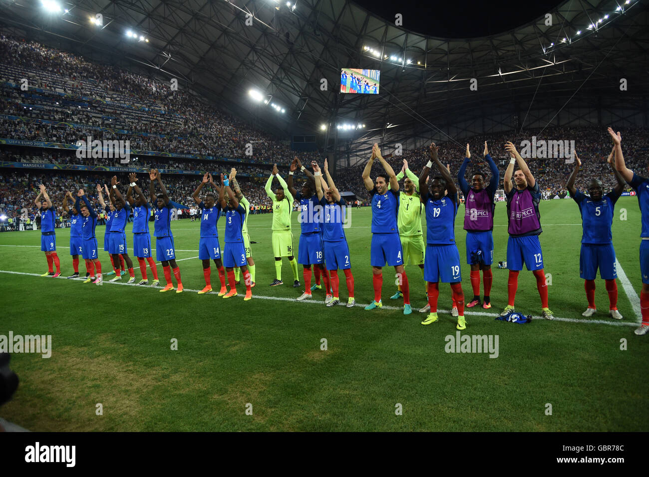 La Joie finale Group (France) ; Juillet 07, 2016 Football - UEFA EURO 2016 : la France, demi-finale, l'Allemagne 0-2 France à Stade Vélodrome, Marseille, France. (Photo par aicfoto/AFLO) Banque D'Images