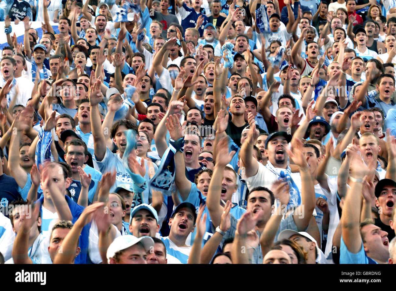 Football - première Division française - Olympique Marseille / Metz.Les fans de l'Olympique Marseille applaudissent leur équipe Banque D'Images