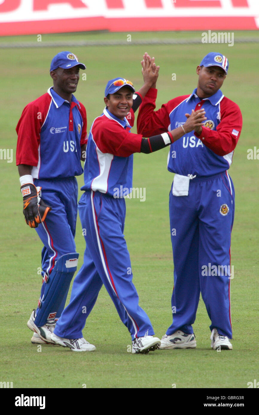 Cricket - ICC Champions Trophy 2004 - une piscine, la Nouvelle-Zélande v USA Banque D'Images