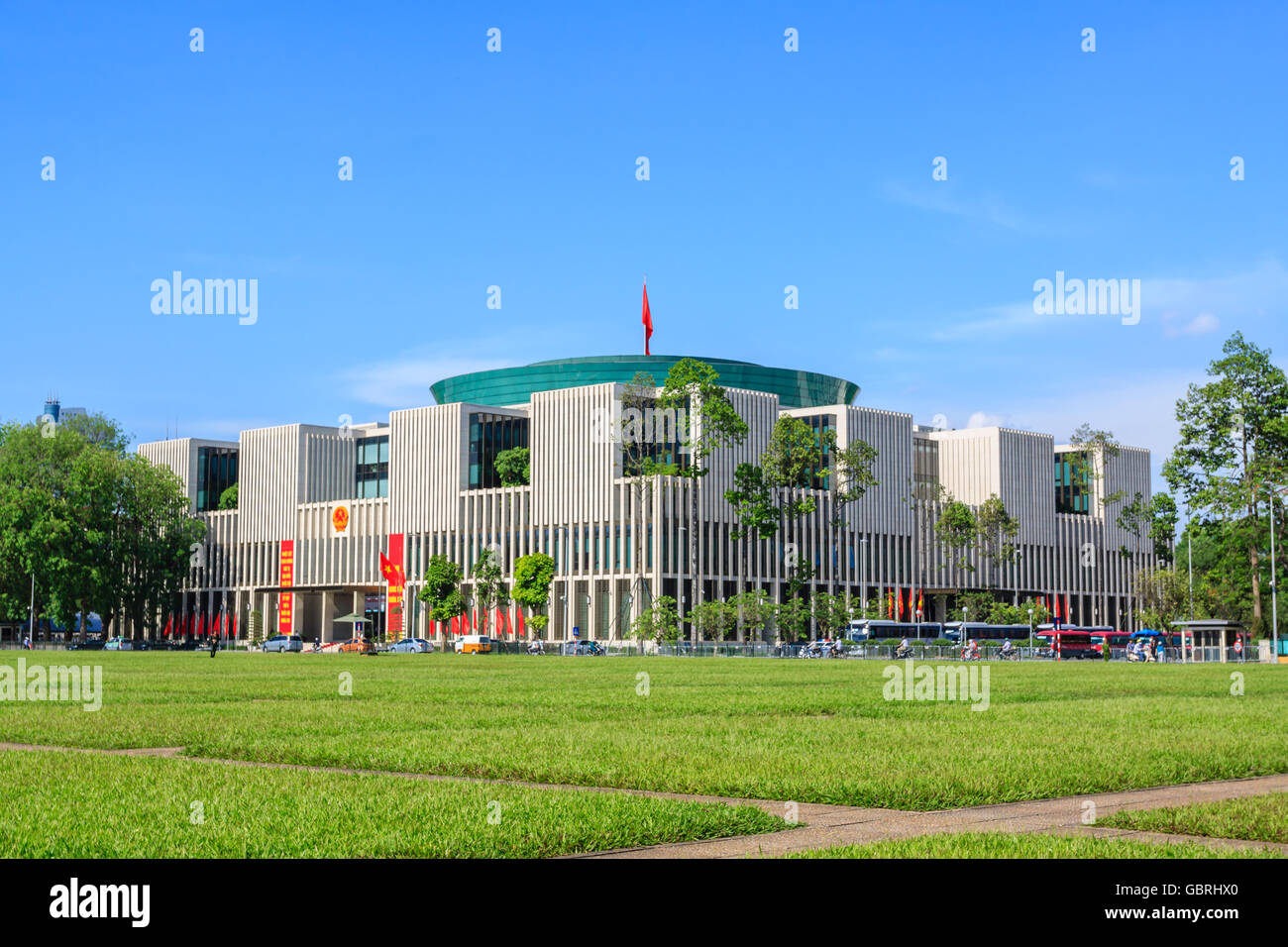 Vue panoramique du nouveau bâtiment de l'Assemblée nationale, était un grand bâtiment, situé sur la place Ba Dinh à travers l'Ho Chi Minh Banque D'Images