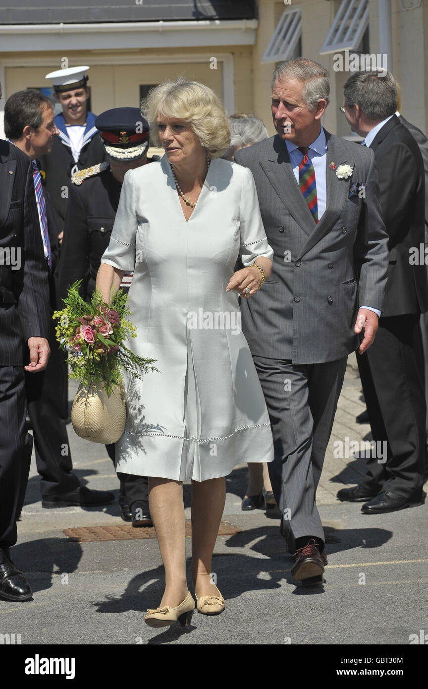 Charles et Camilla visite hôpital Llandovery Banque D'Images