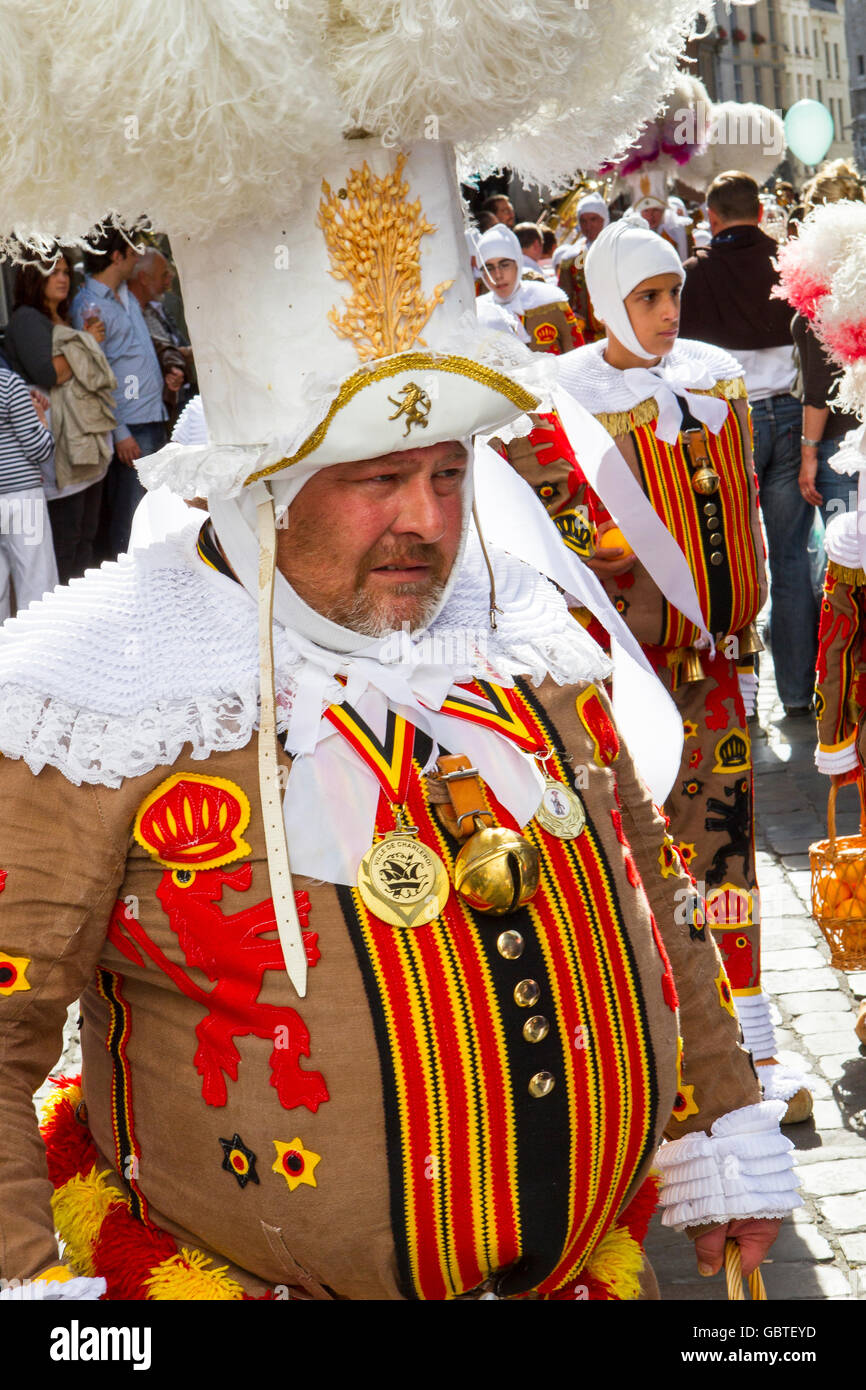 Gille de Binche carnaval homme costume festival Banque D'Images
