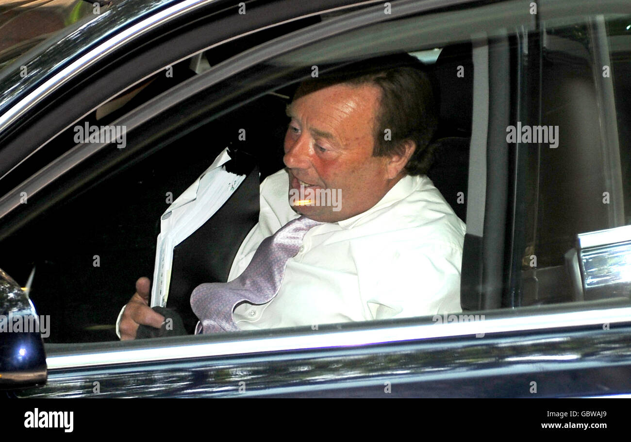 Au cours de l'interdiction des visages formateur test positif Banque D'Images