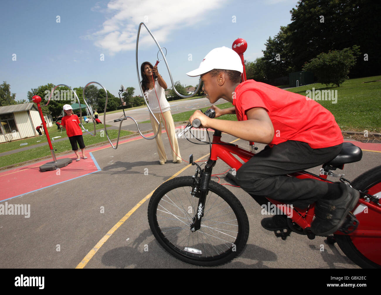 Konnie Huq et E.ON sur le buzzer géant Banque D'Images
