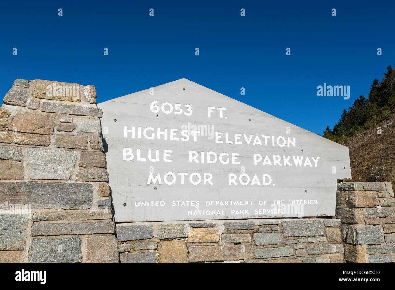 Plus haute altitude sign post le Blue Ridge Parkway road, Asheville, NC, USA Banque D'Images