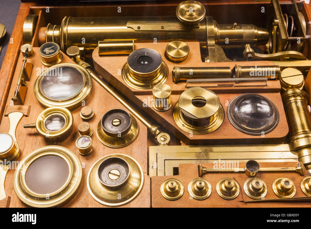 L'Angleterre, l'Oxfordshire, Oxford, Musée de l'histoire des sciences, l'affichage des instruments scientifiques historiques Banque D'Images