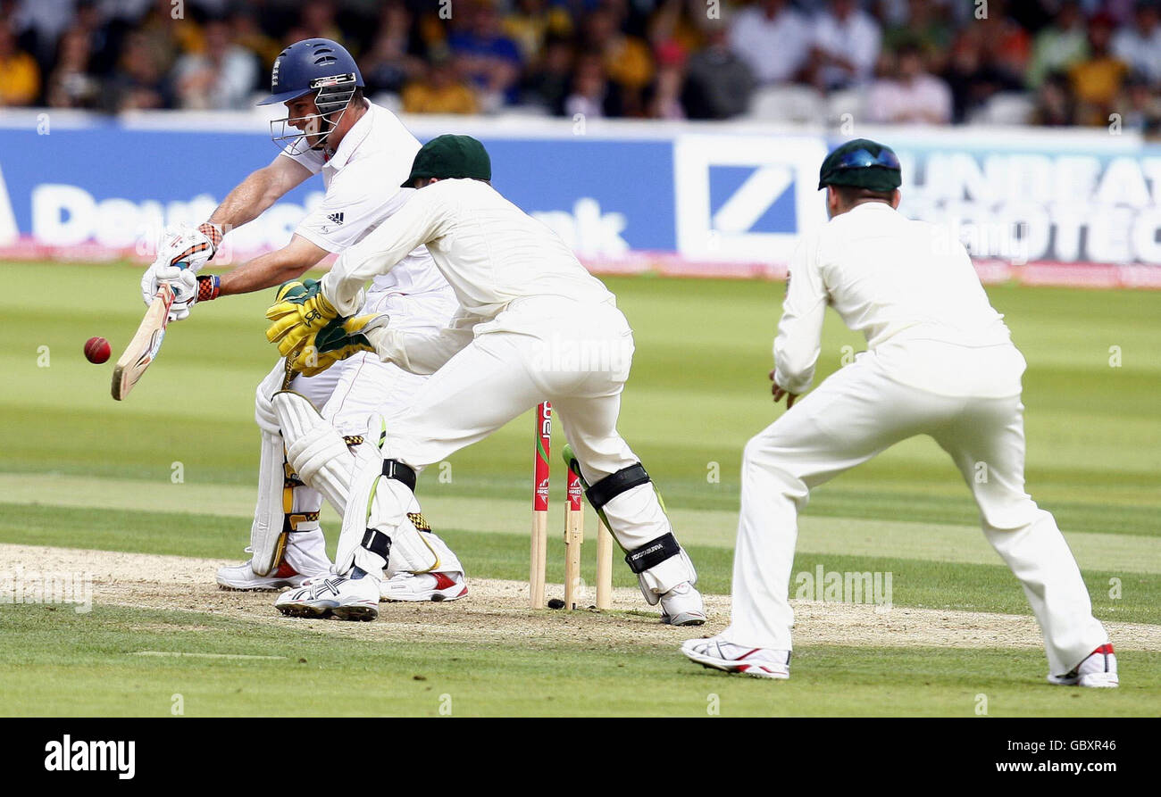 Andrew Strauss en Angleterre sur le chemin d'un siècle pendant le premier jour du deuxième match du npower Test à Lord's, Londres. Banque D'Images