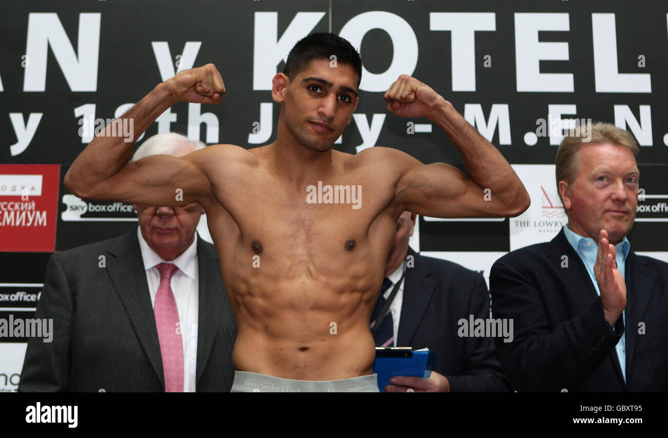 Boxe - Amir Khan v Andreas Kotelnik - peser dans - Centre Commercial  Triangle - Manchester Photo Stock - Alamy