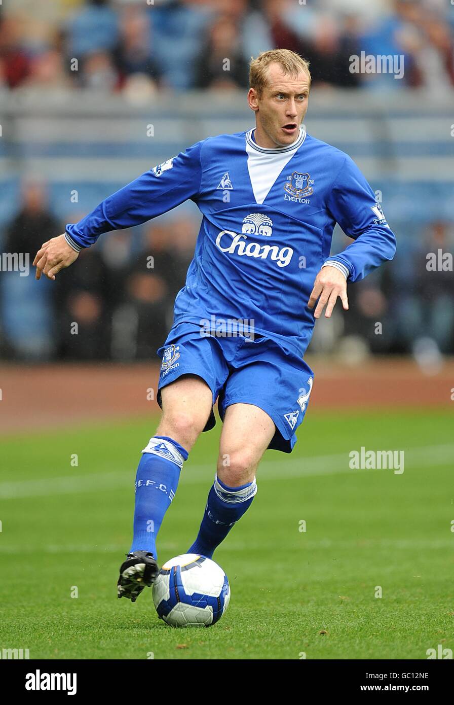 Football - Barclays Premier League - Burnley / Everton - Turf Moor. Tony Hibbert, Everton Banque D'Images