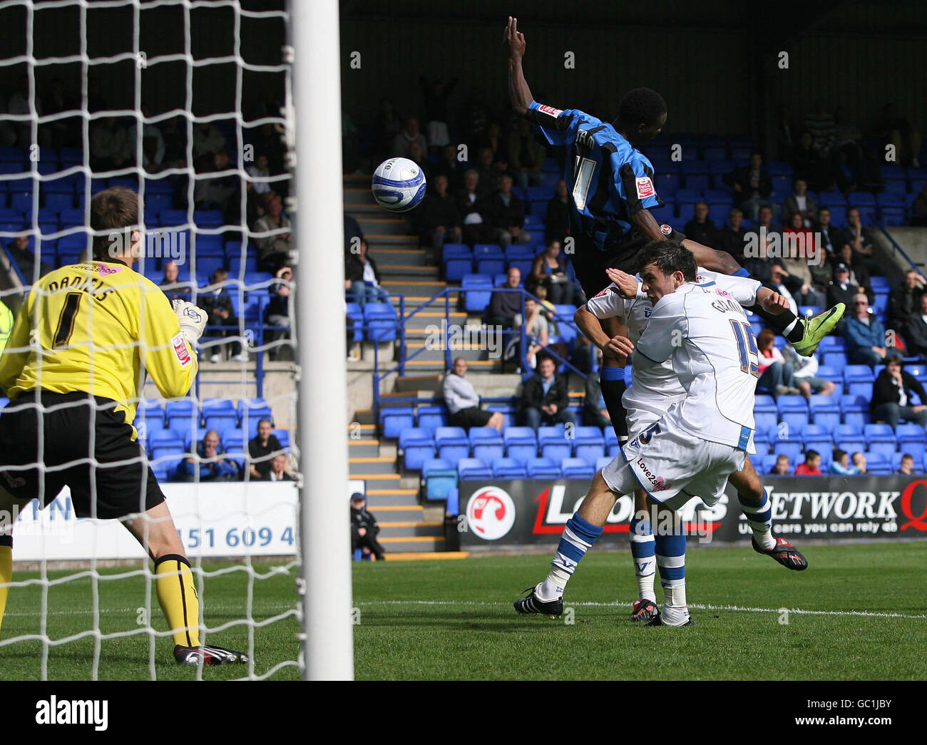 Soccer - Coca-Cola Football League One - Tranmere Rovers v Charlton Athletic - Prenton Park Banque D'Images