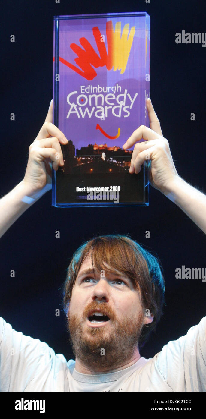 Pete Johansson l'un des nominés dans la catégorie meilleur Newcomer des 29e Edinburgh Comedy Awards lors d'une séance photo au Plealance Grand, à Édimbourg. Banque D'Images